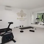 Lu *